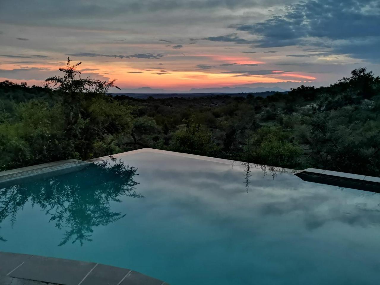 Mbizi Bush Lodge Grietjie Game Reserve Bagian luar foto