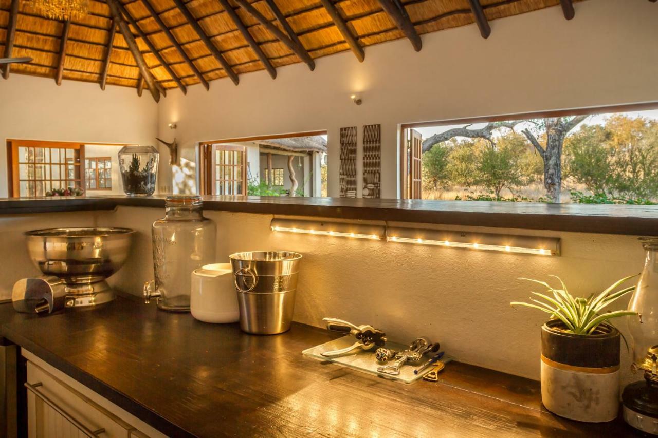Mbizi Bush Lodge Grietjie Game Reserve Bagian luar foto